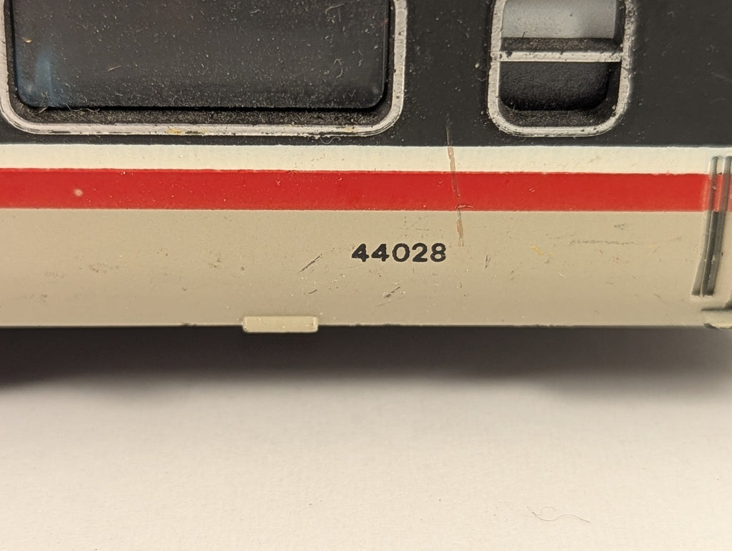 Hornby OO Gauge BR Mk3 TGS Coach Passenger Coach 44028 BR InterCity Executive