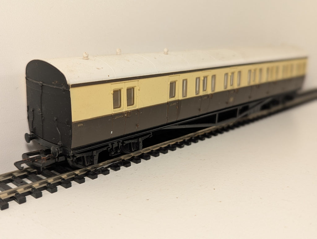 Mainline OO Gauge GWR Brake Third Coach Chocolate & Cream