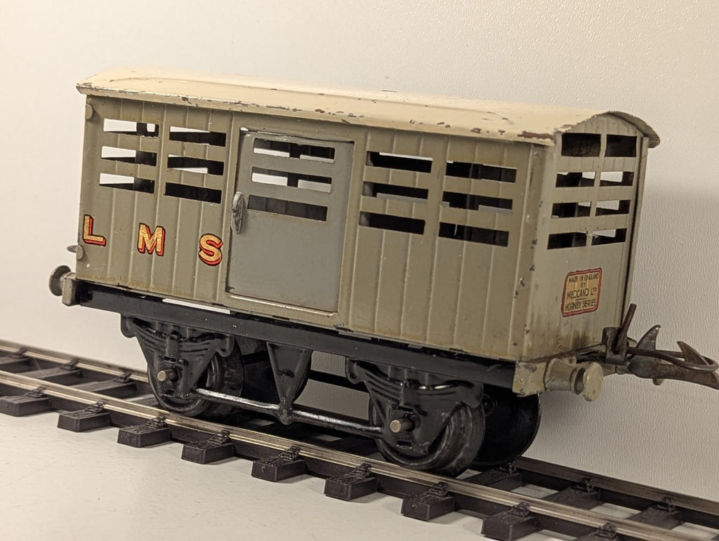 Hornby Series O Gauge No.1 LMS Cattle Truck Grey