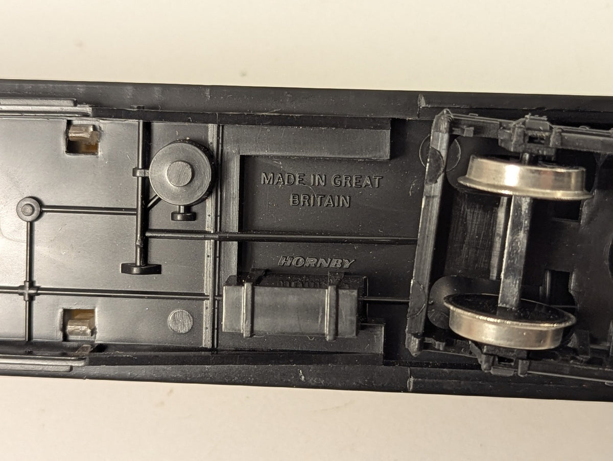 Hornby OO Gauge GWR Composite Coach Passenger Coach 6024 GWR Chocolate and Cream