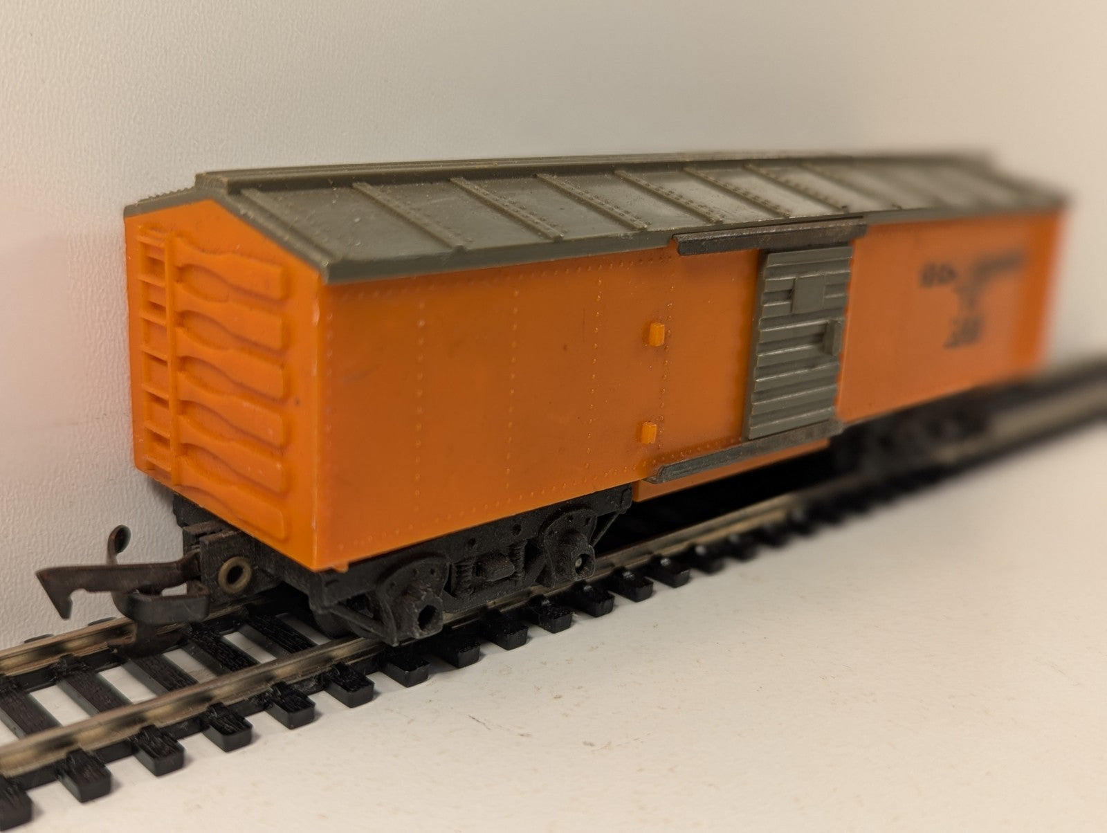Tri-ang Railways OO Gauge TR22831 Orange Box Car