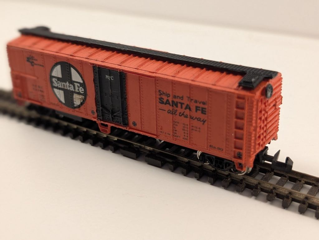 N Gauge Steel Reefer Wagon – Santa Fe Livery