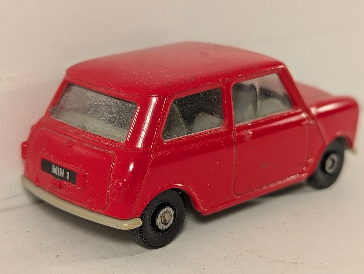 Corgi 1:64 Morris Mini Minor Die-cast Model Vehicle MIN 1 Red