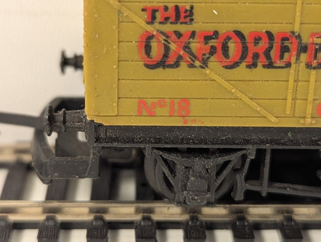 Lima OO Gauge 7 Plank Open Wagon 'The Oxford District Gas Co