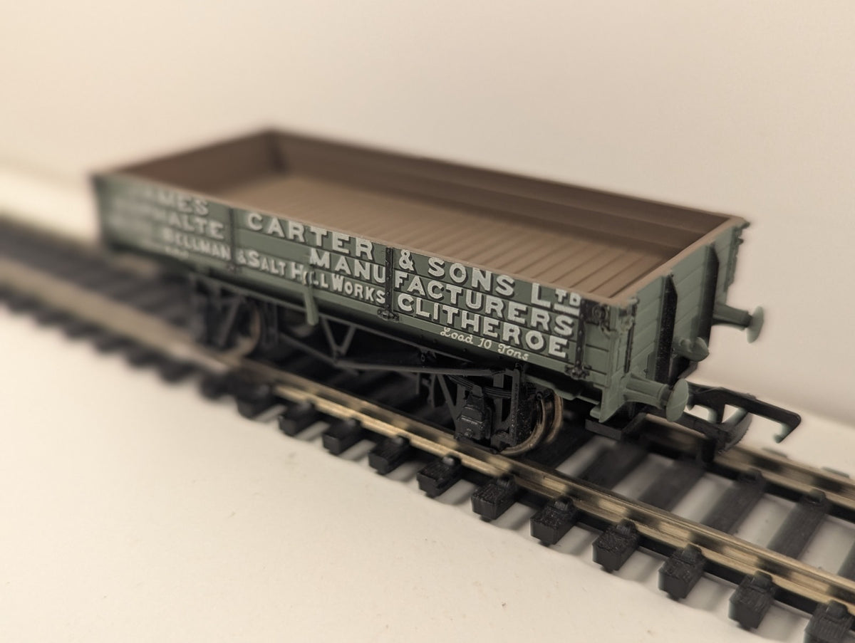Mainline 937361 OO James Carter 3 Plank Wagon