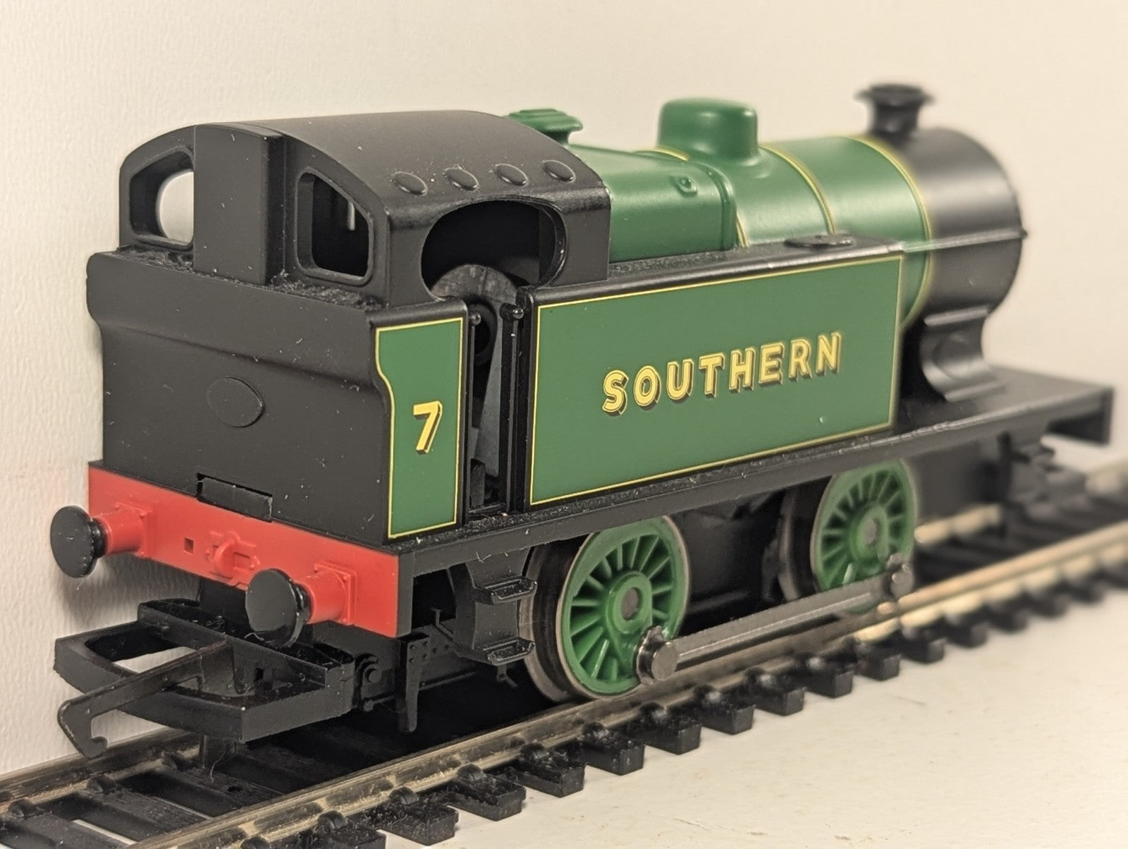 Hornby OO Gauge Southern 0-4-0T Industrial Locomotive '7' Steam Loco
