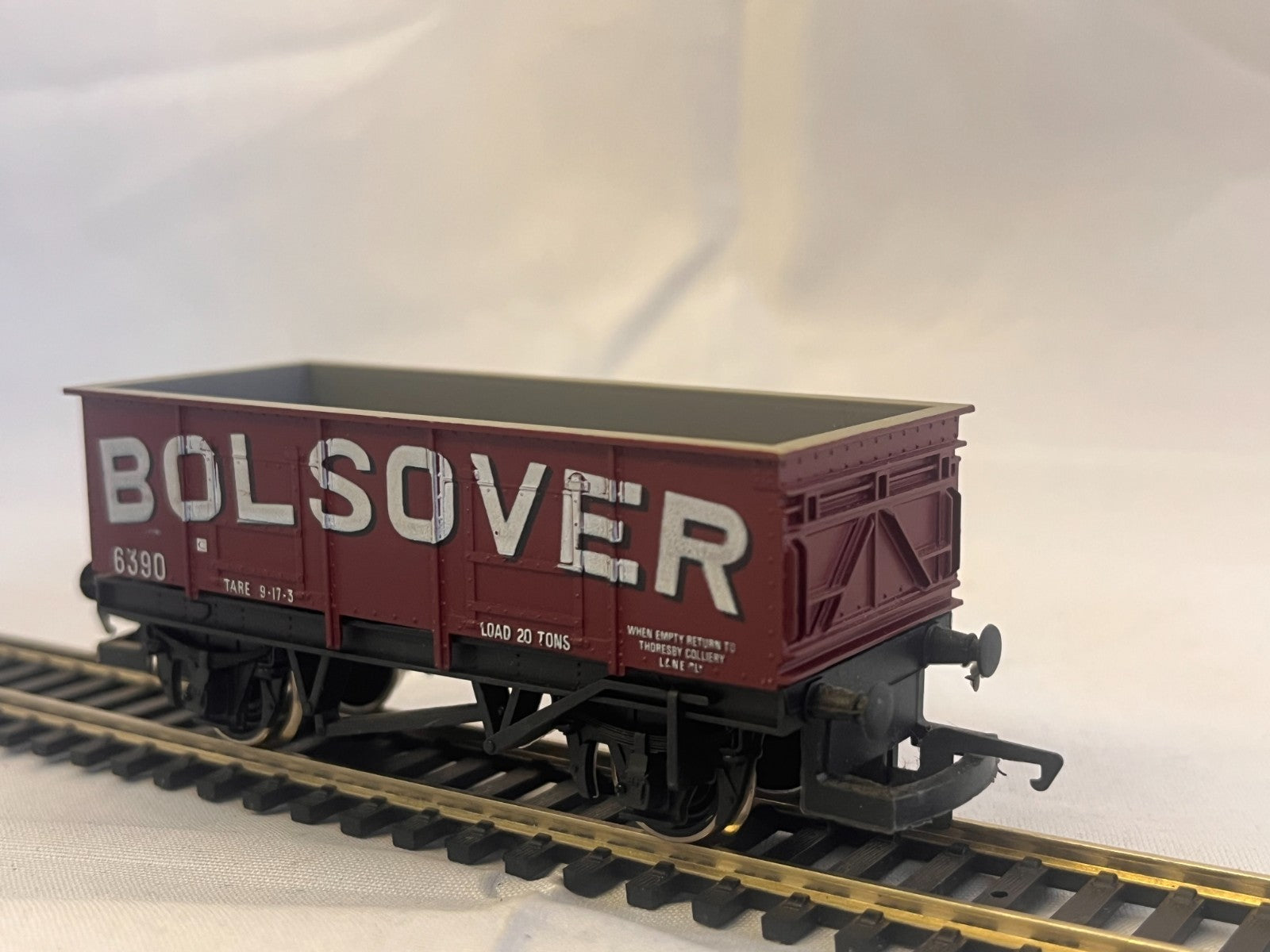 Hornby Railways Bolsover Steel-Sided Mineral Wagon