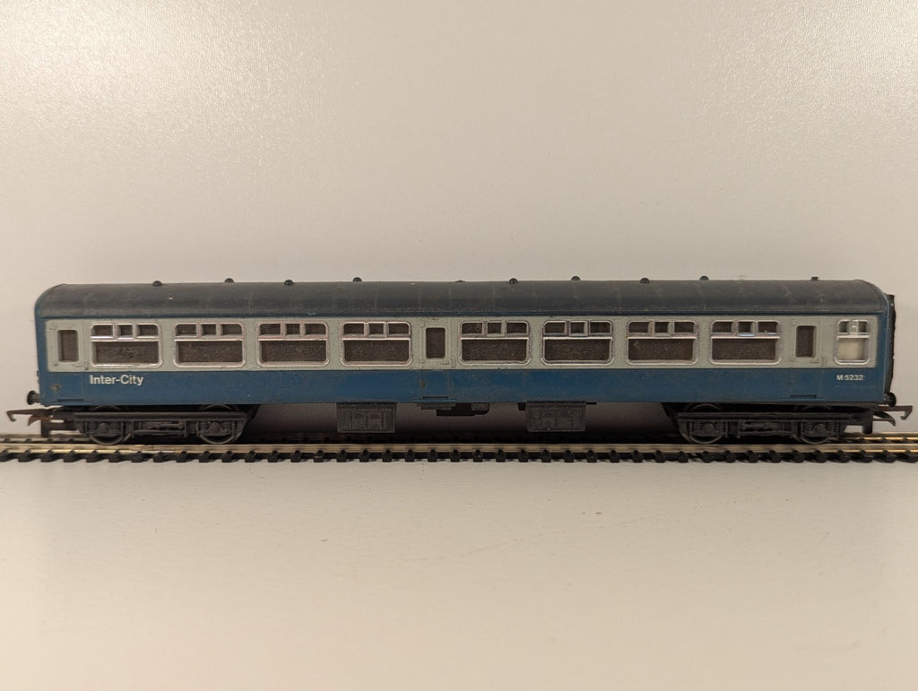 Hornby OO Gauge BR Mk2 Passenger Coach Blue Grey