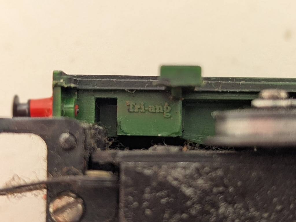 Tri-ang OO Gauge 0-4-0 Industrial Tank Locomotive 27 Green R.355