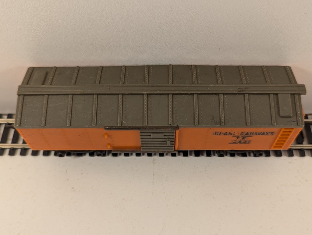 Tri-ang Railways OO Gauge TR22831 Orange Box Car