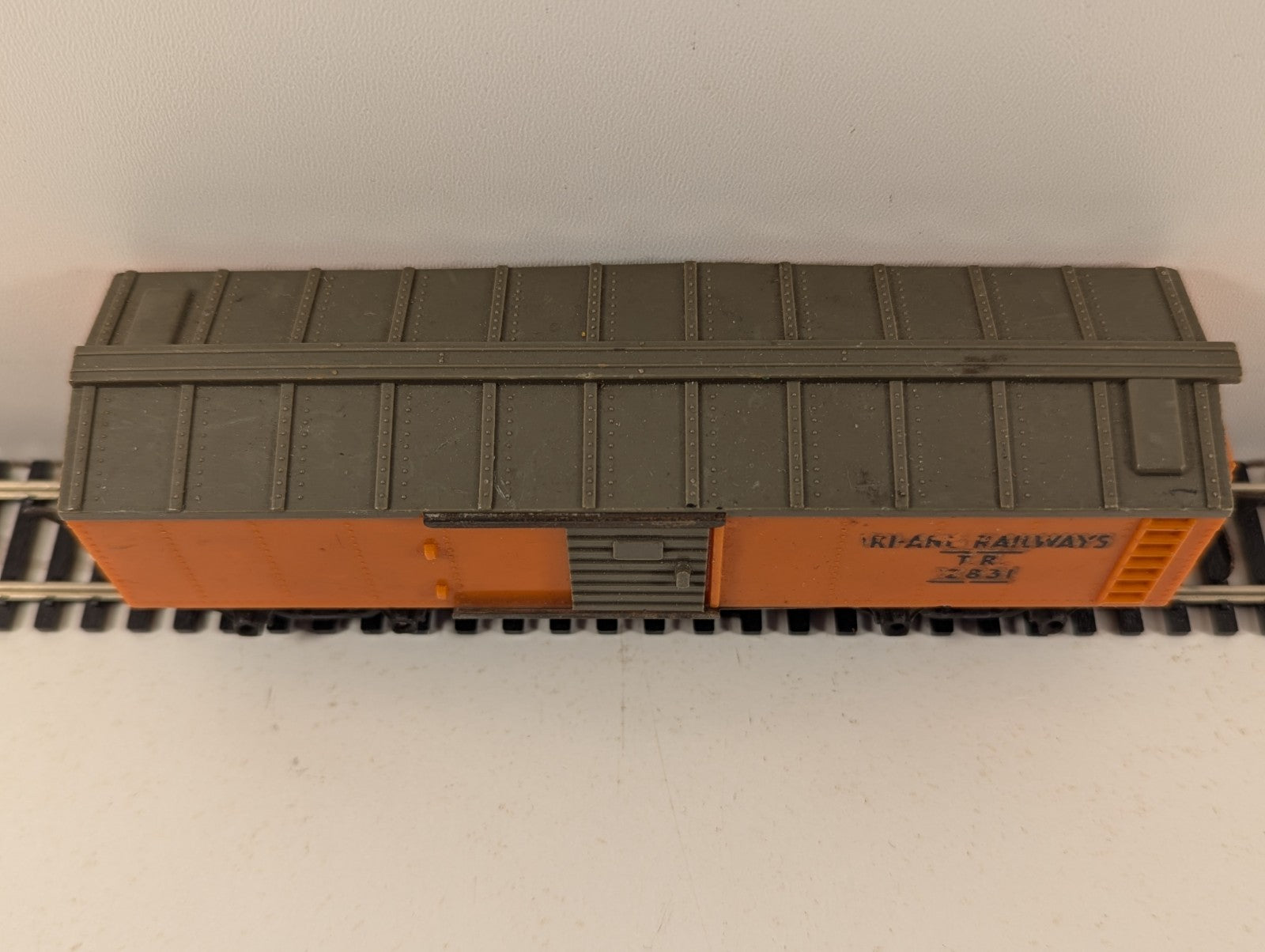 Tri-ang Railways OO Gauge TR22831 Orange Box Car