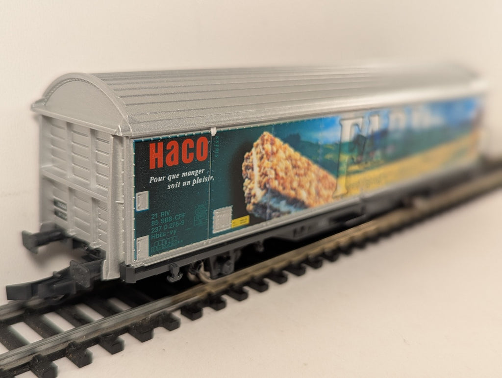Roco HO Gauge SBB Hbills-vy Sliding Wall Wagon 'Haco / Farmer' Goods Wagon