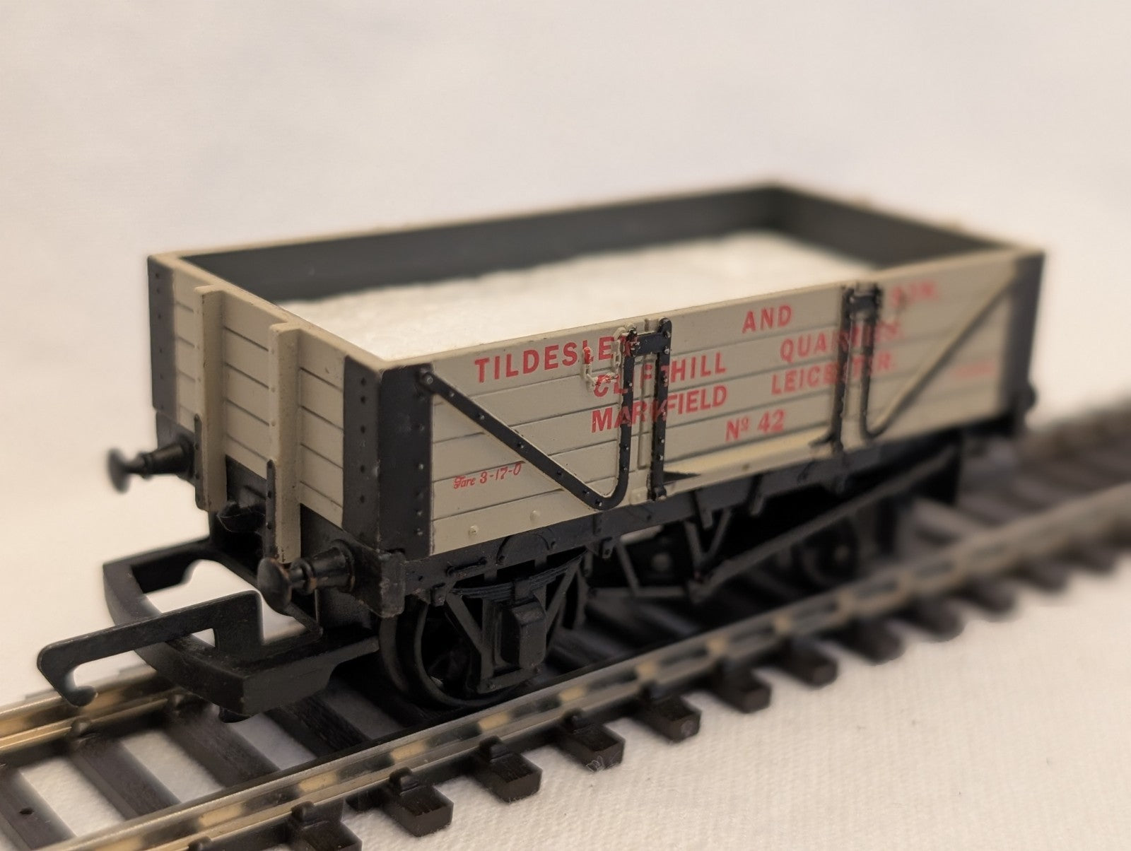 Hornby OO Gauge 5 Plank Open Wagon Tildesley and Son Goods Wagon 42