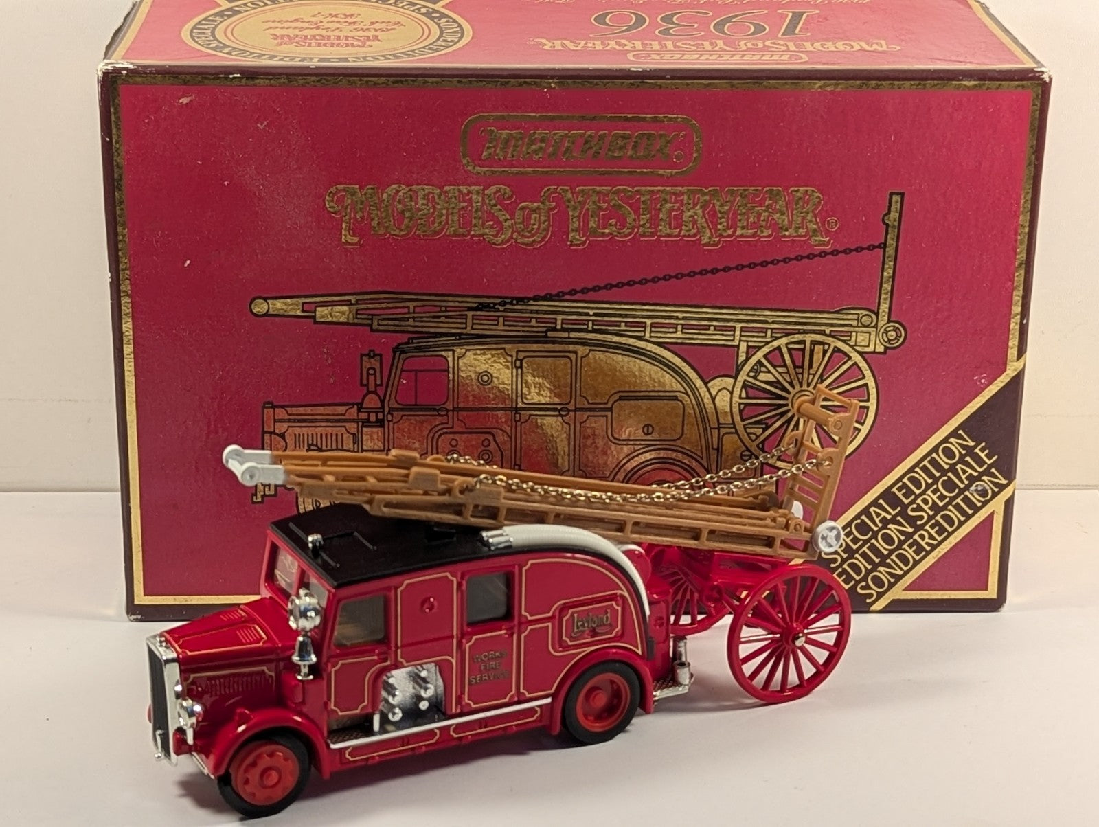 Matchbox Models of Yesteryear YS-9 1936 Leyland Cub Fire Engine