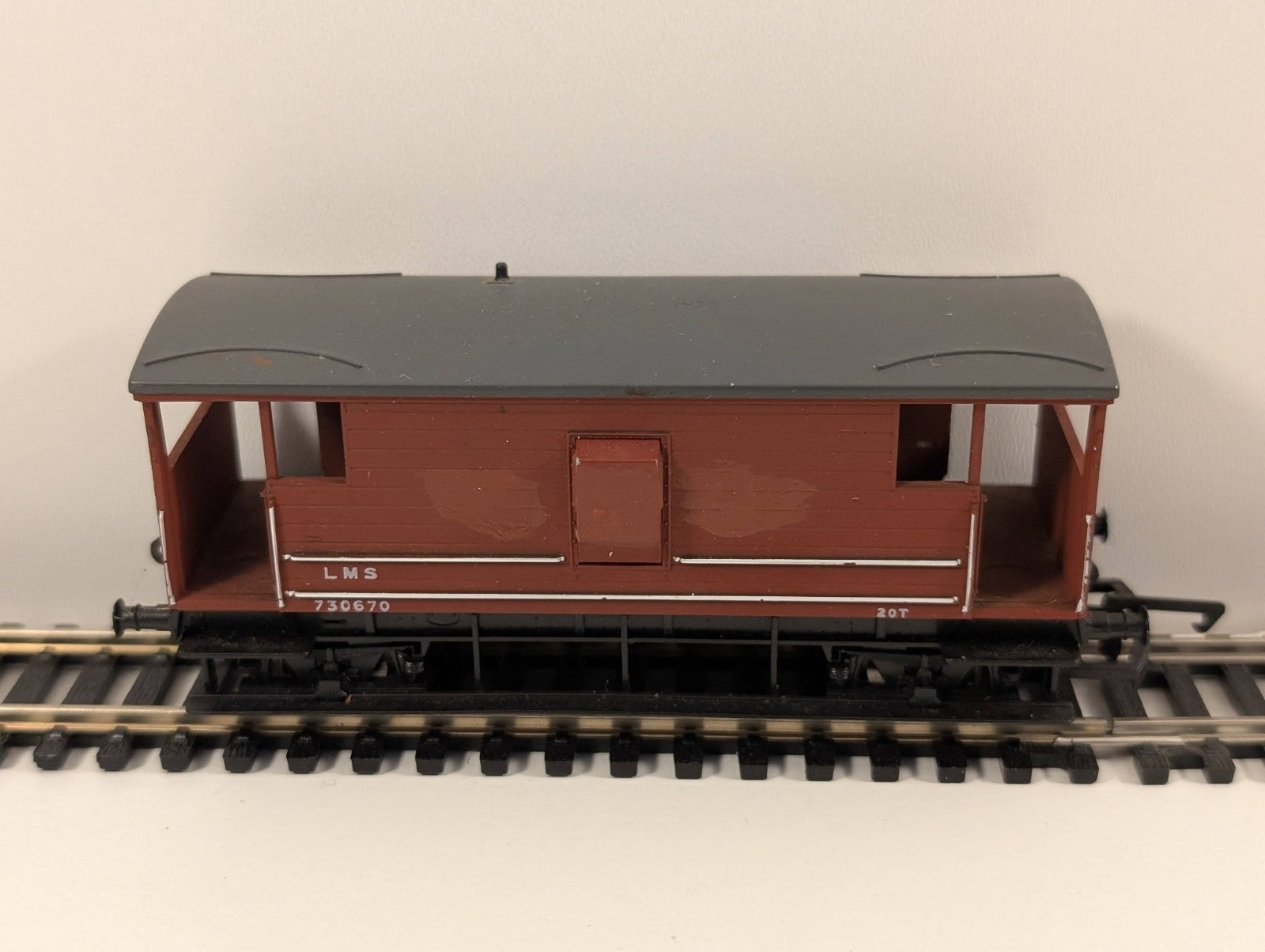 Airfix OO Gauge BR (LMS) 20T Brake Van