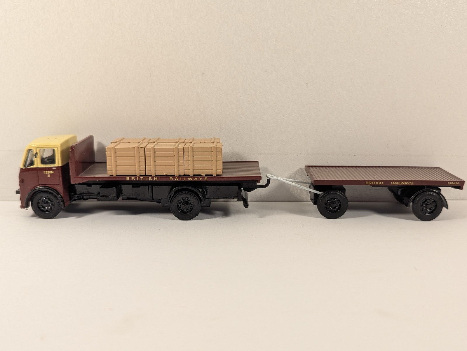 B-T Models 1:76 Leyland Beaver & Drawbar Trailer Die-cast Vehicle 1320M