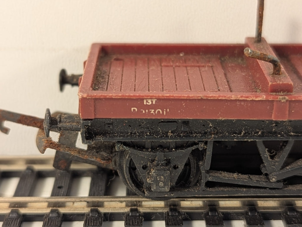 Tri-ang OO Gauge BR 13-Ton Medium Wagon with Bolster Goods Wagon