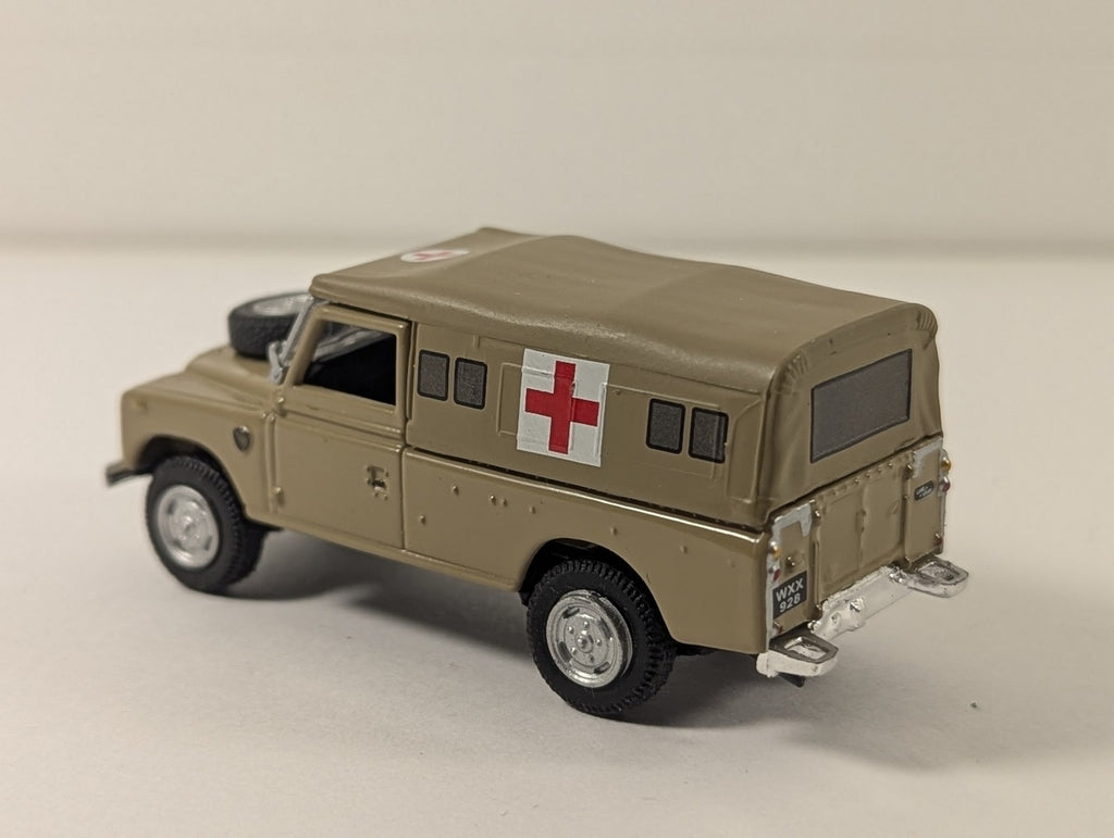 Hongwell 1:72 Scale Land Rover Series III 109 Ambulance Die-cast Model Vehicle