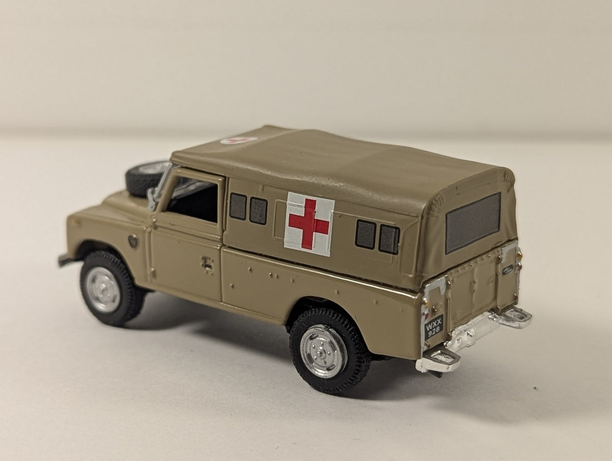 Hongwell 1:72 Scale Land Rover Series III 109 Ambulance Die-cast Model Vehicle