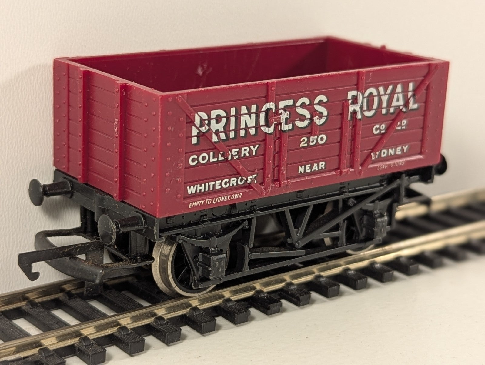 Hornby OO Gauge R209 – Princess Royal Open Wagon