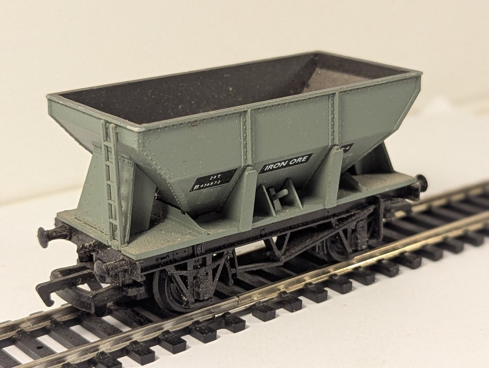 Replica Railways 13411 OO Gauge 24 Ton Iron Ore Hopper BR Grey