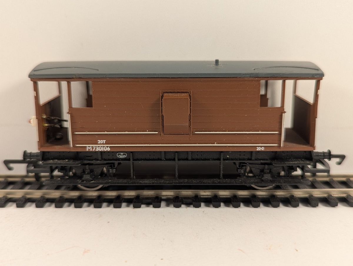 Hornby OO Gauge LMS 20 Ton Brake Van M730106 BR Bauxite R6365