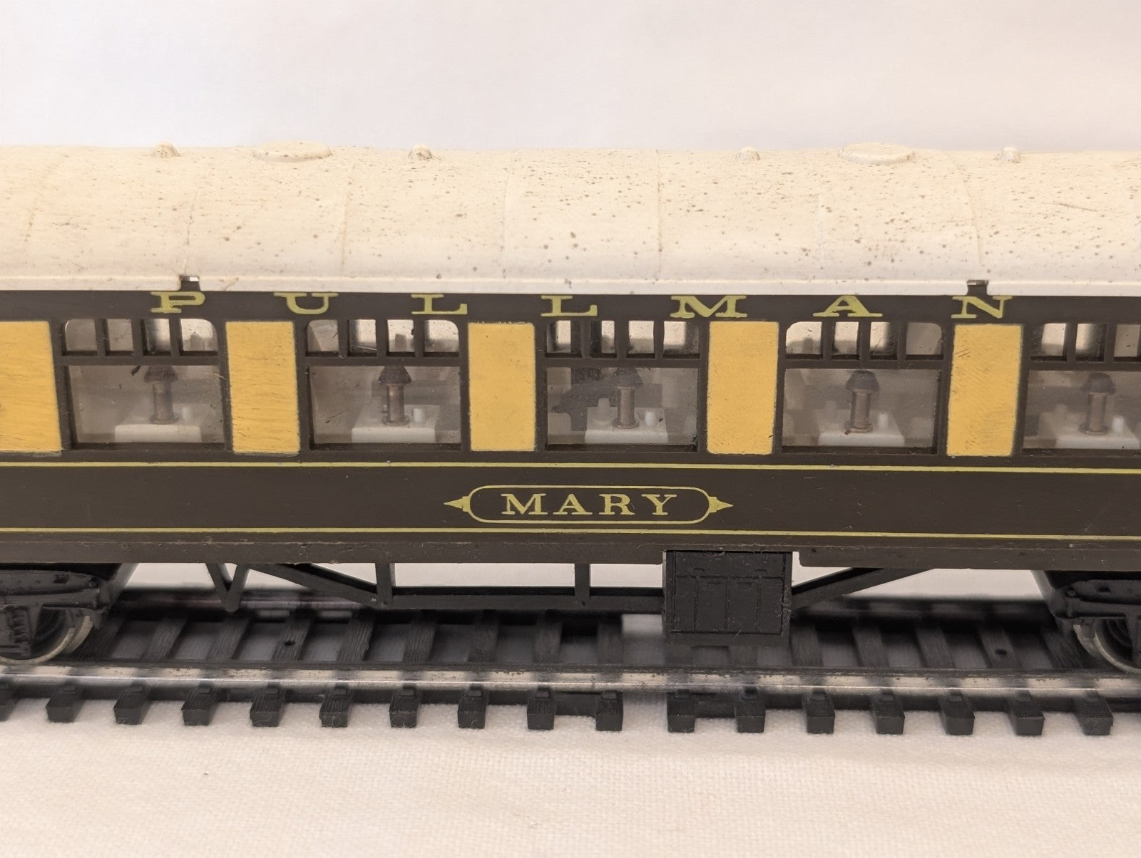 Tri-ang R228 OO Gauge Pullman Car “Mary”