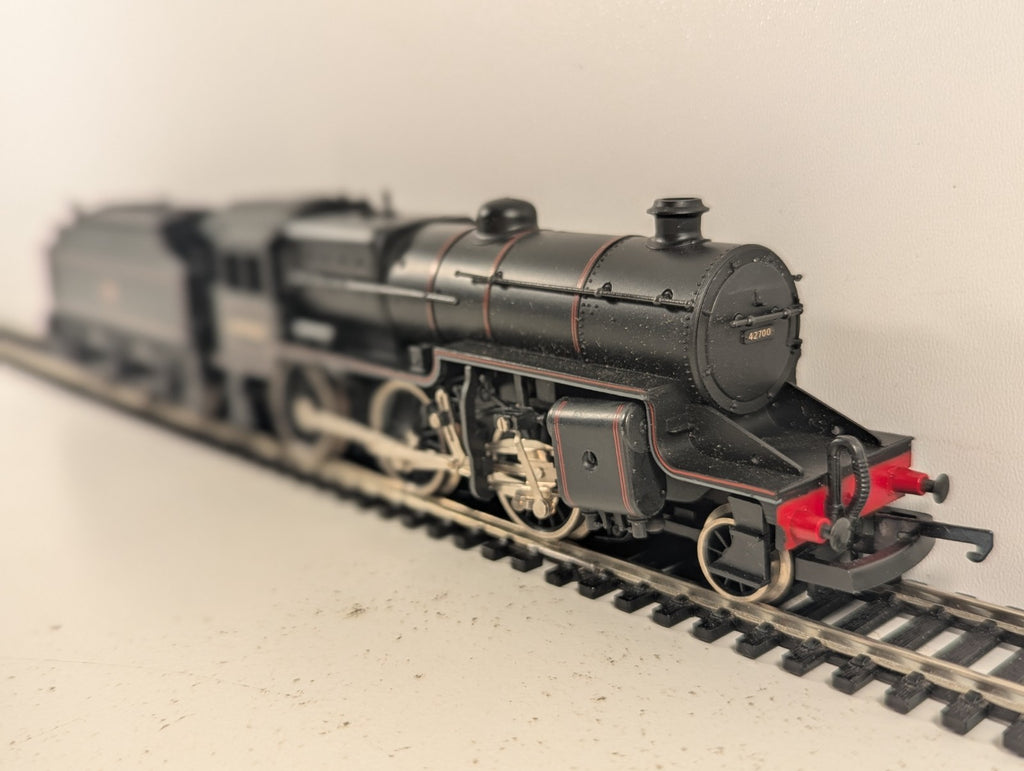 Lima OO Gauge Hughes Crab 2-6-0 Steam Locomotive 42700 BR Lined Black