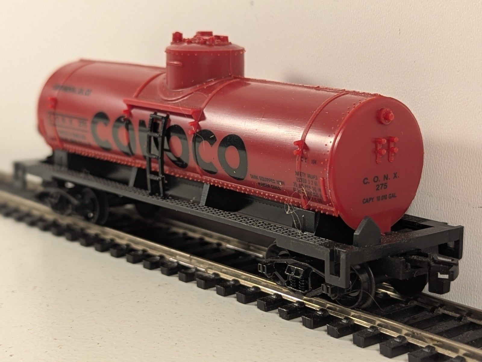 Life-Like HO Gauge Continental Oil Co. Conoco Tank Wagon 275 Conoco Red