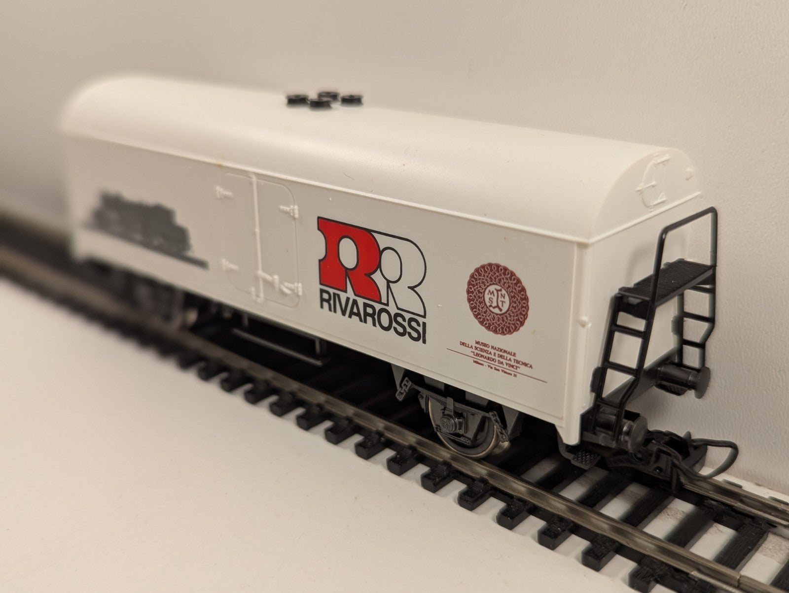 Rivarossi HO 5672 2-Axle Refrigerator Wagon – 50th Anniversary – Boxed