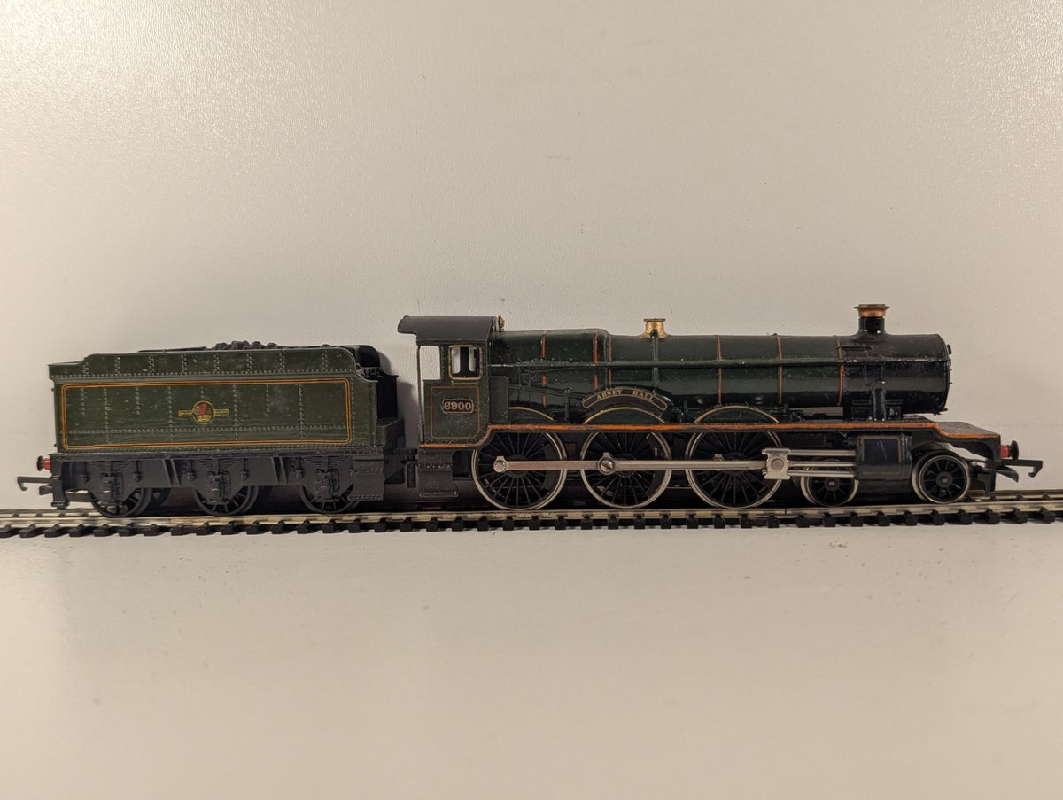 Hornby OO Gauge Class 4900 Hall Class 'Burton Hall' Steam Loco