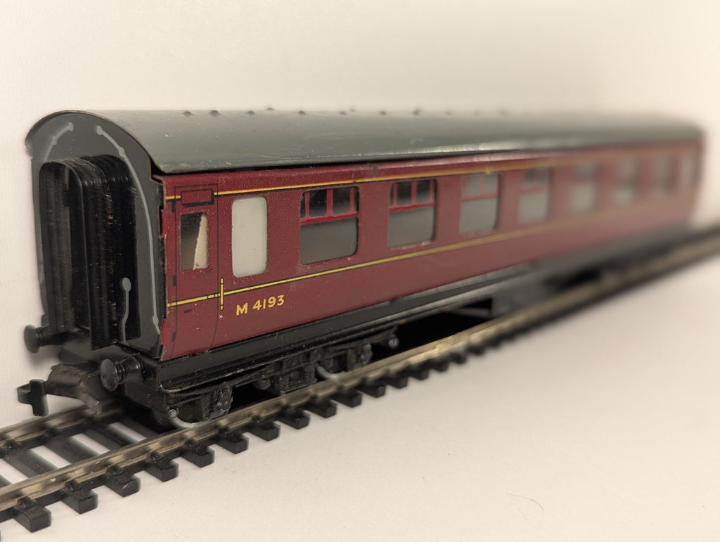 Hornby Dublo OO Gauge BR Corridor Composite Coach Passenger Coach M 4193