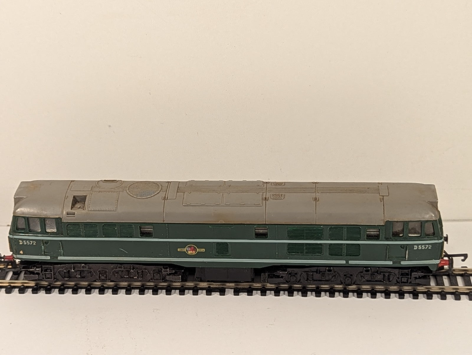Tri-ang R357 Class 31 Diesel Locomotive BR Green OO Gauge - Spares/Repairs