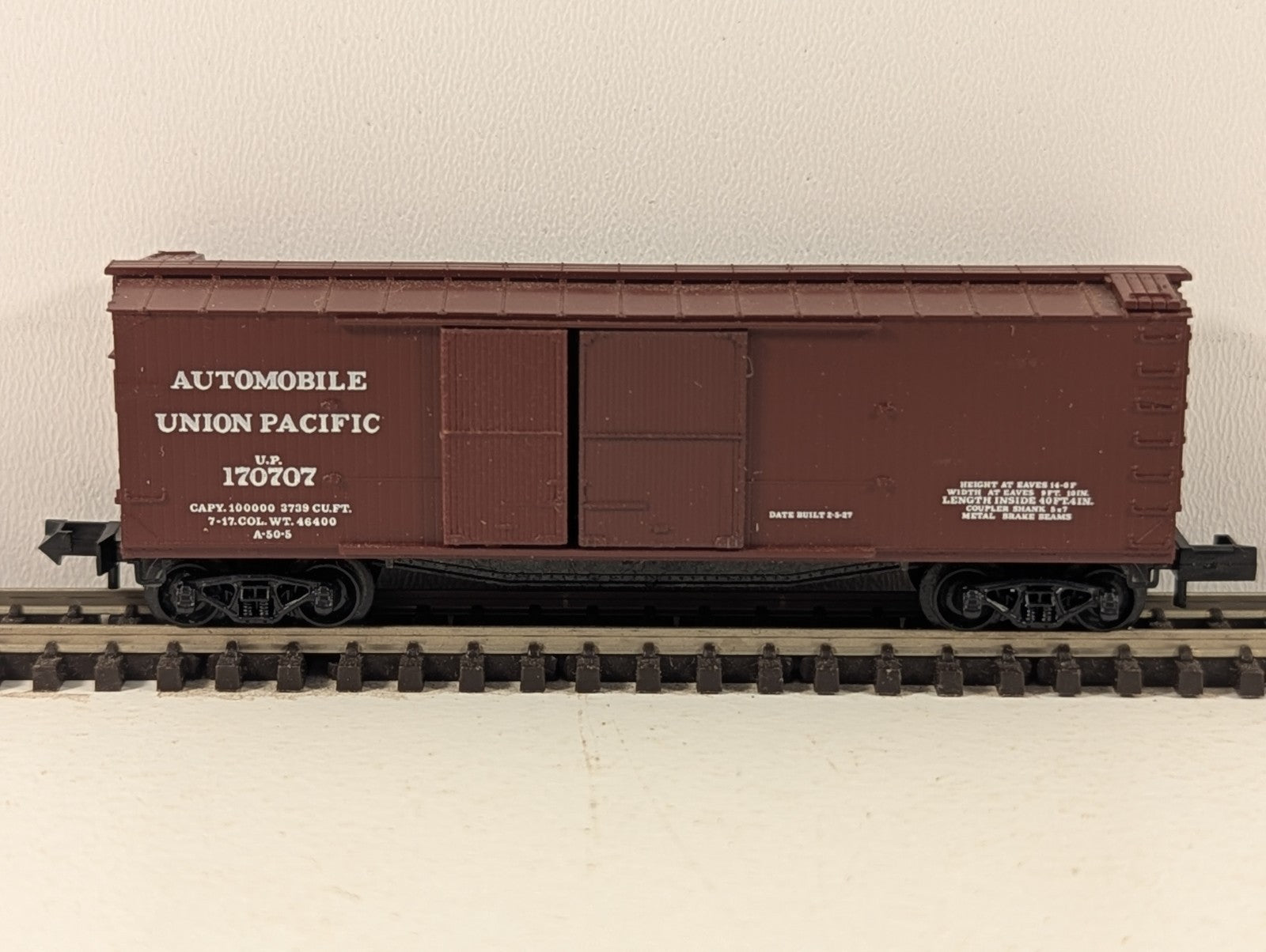 Micro-Trains N Gauge Union Pacific 40ft Standard Single Door Boxcar - Boxed