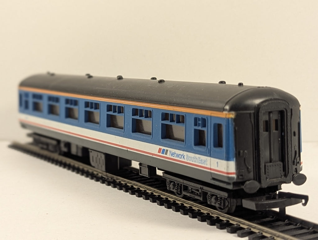 Lima OO Gauge BR Mark 1 Corridor First Coach Passenger Coach 13438