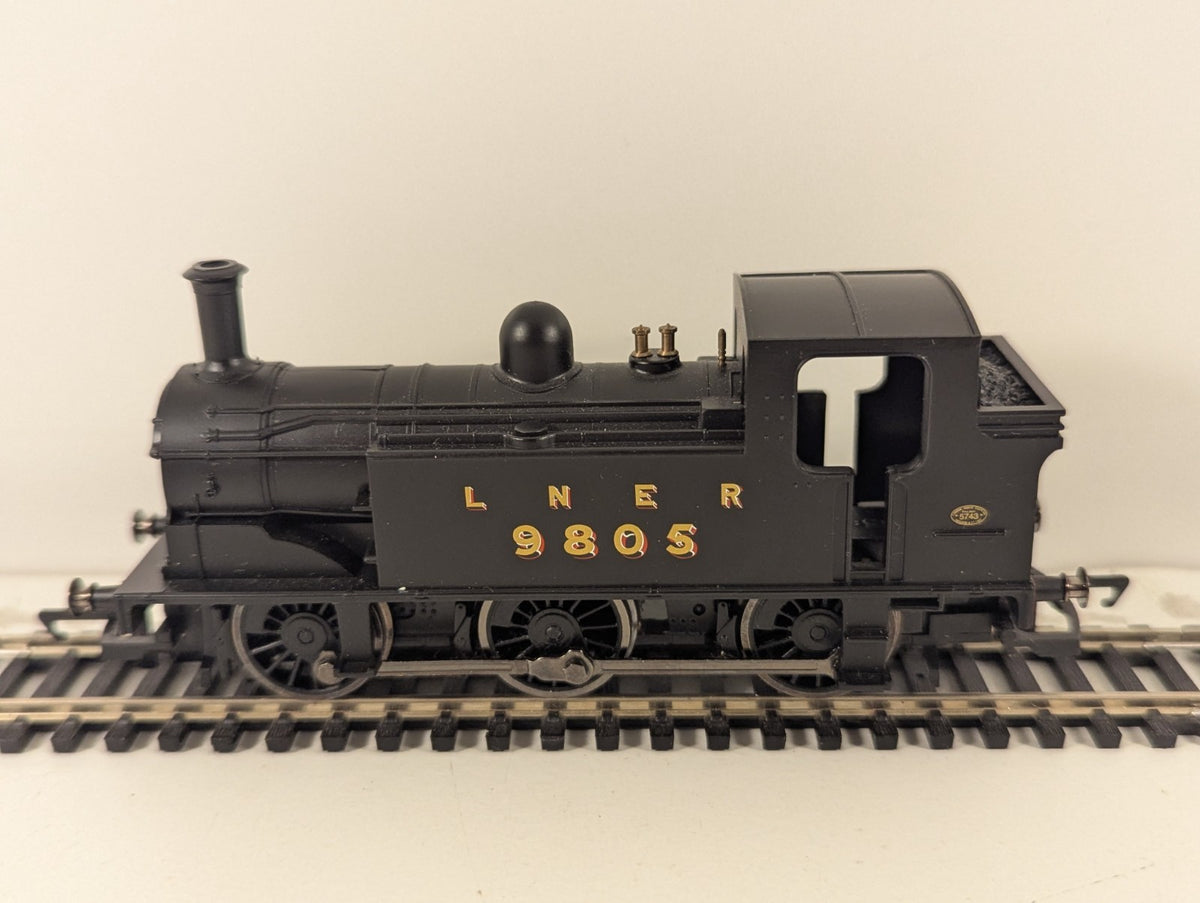 Hornby R2970X Class J83 0-6-0T Locomotive 9805 LNER Black DCC Fiited