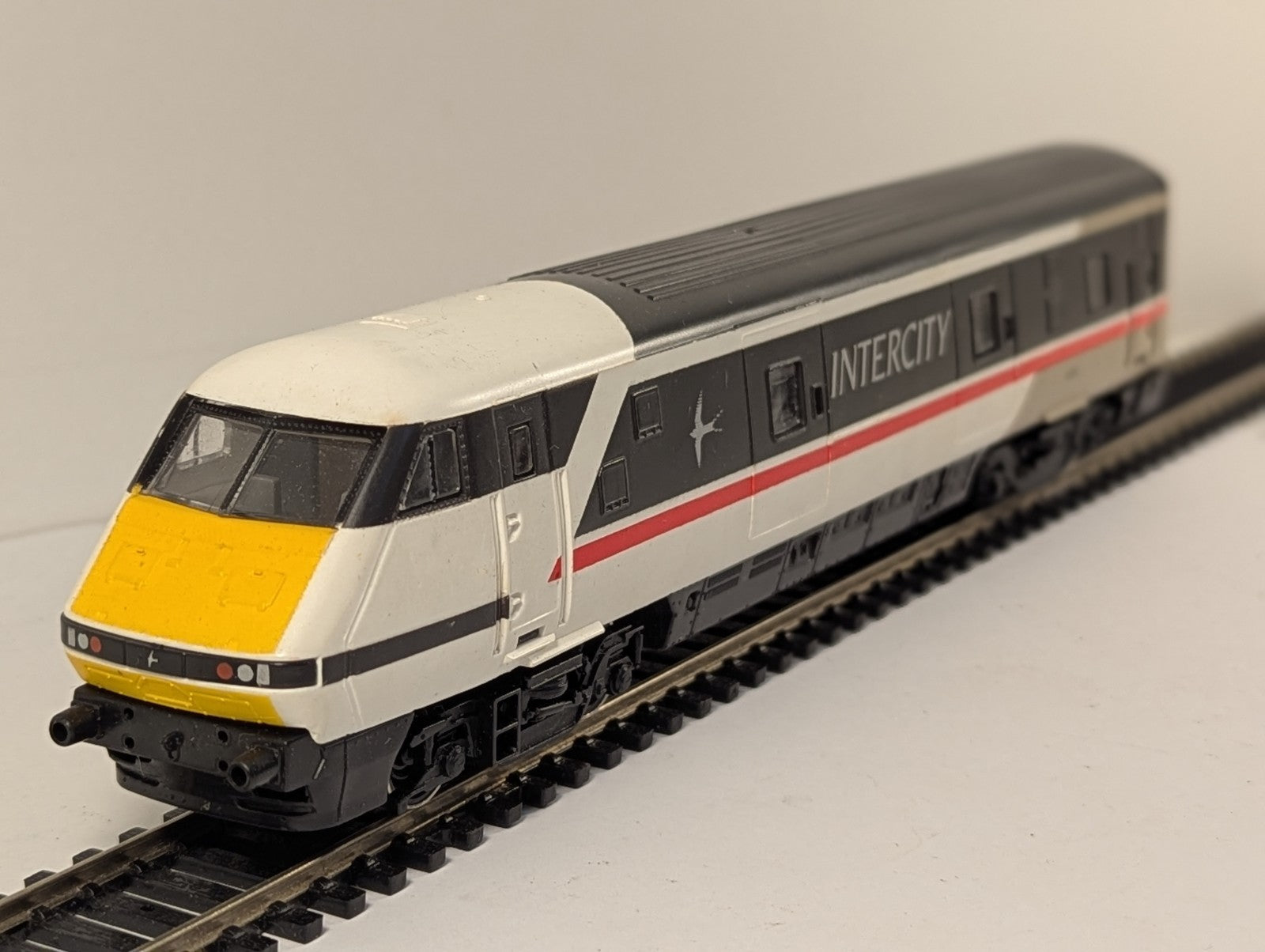 Hornby OO Gauge BR Mk4 DVT Intercity Swallow Dummy Unit Missing Buffers