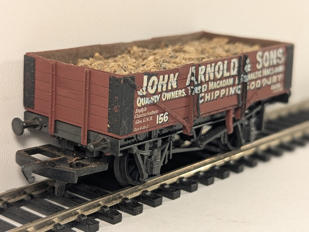Airfix OO Gauge 7 Plank Wagon John Arnold & Sons Goods Wagon 156