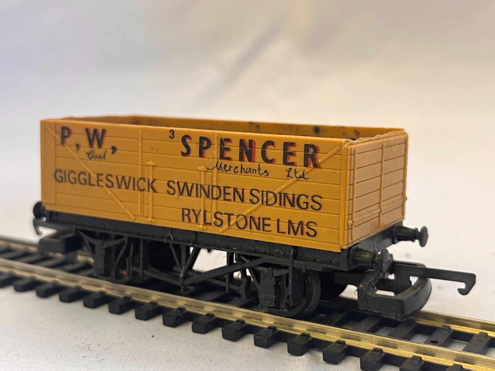 Lima OO Gauge P.W. Spencer 7 Plank Open Wagon