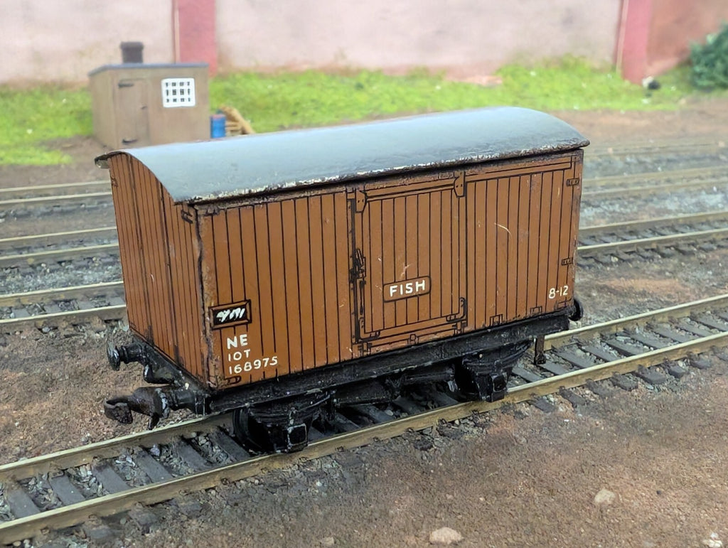 Hornby Dublo OO Gauge Tinplate Royal Mail Fish Van No. 168975