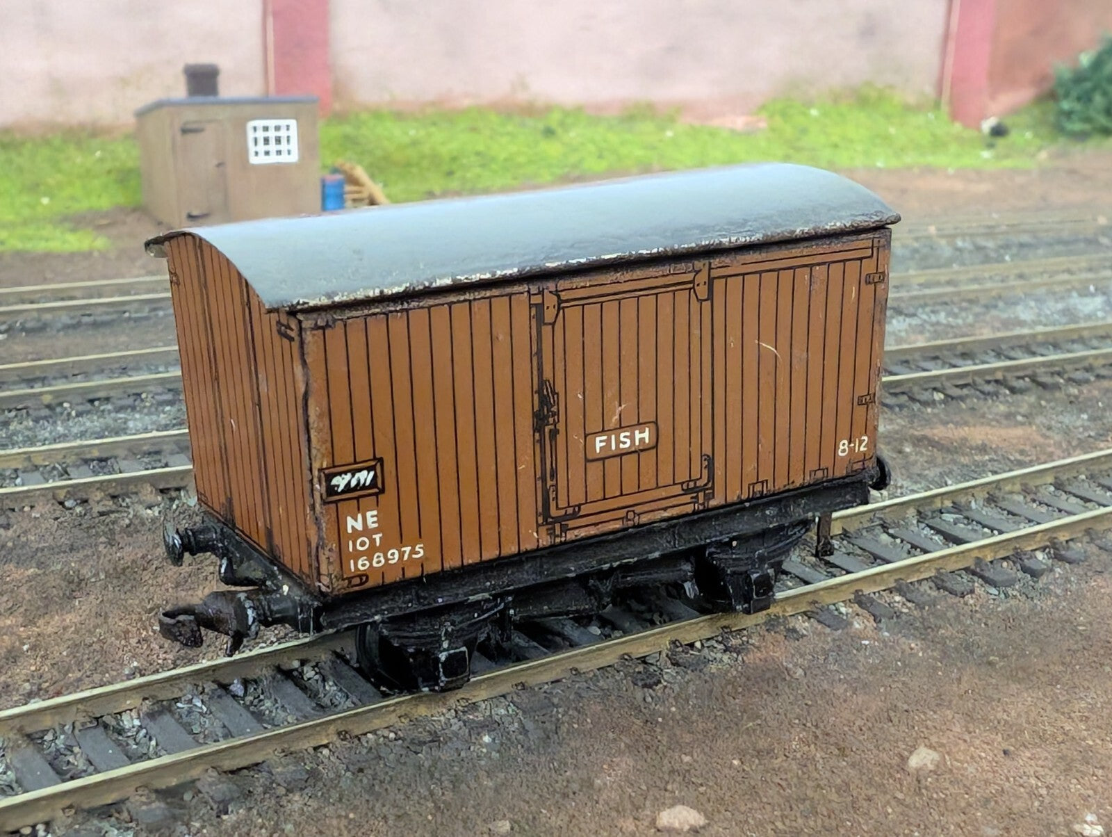 Hornby Dublo OO Gauge Tinplate Royal Mail Fish Van No. 168975