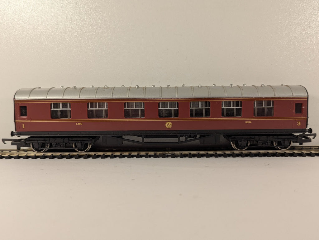 Hornby OO Gauge LMS 57' Composite Coach Passenger Coach 3934 LMS Maroon R.433