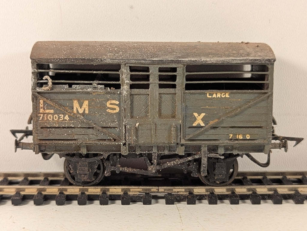 Kitbuilt OO Gauge LMS Cattle Wagon 710034 LMS Grey