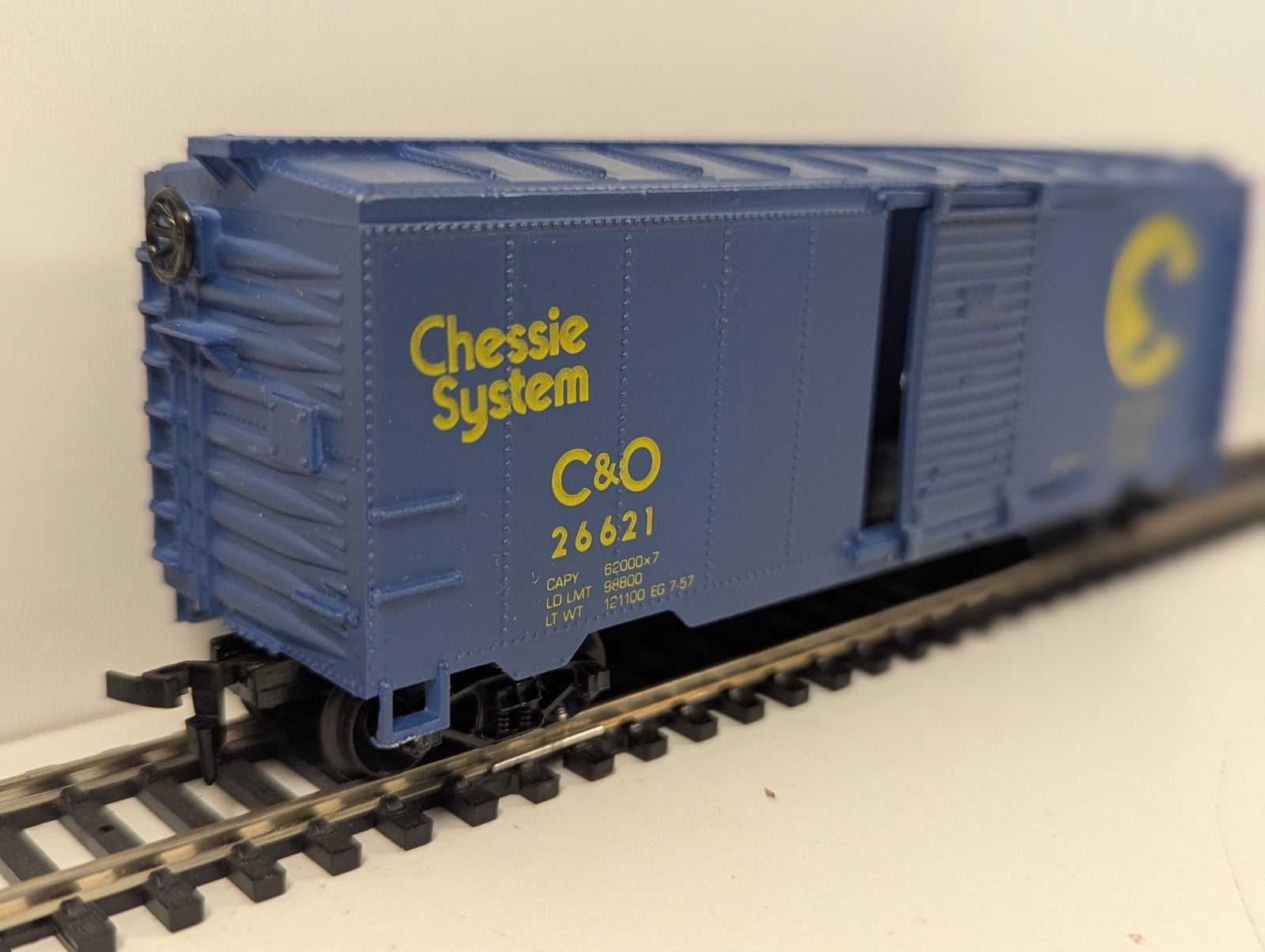 Life-Like HO Gauge Chessie System C&O Box Car