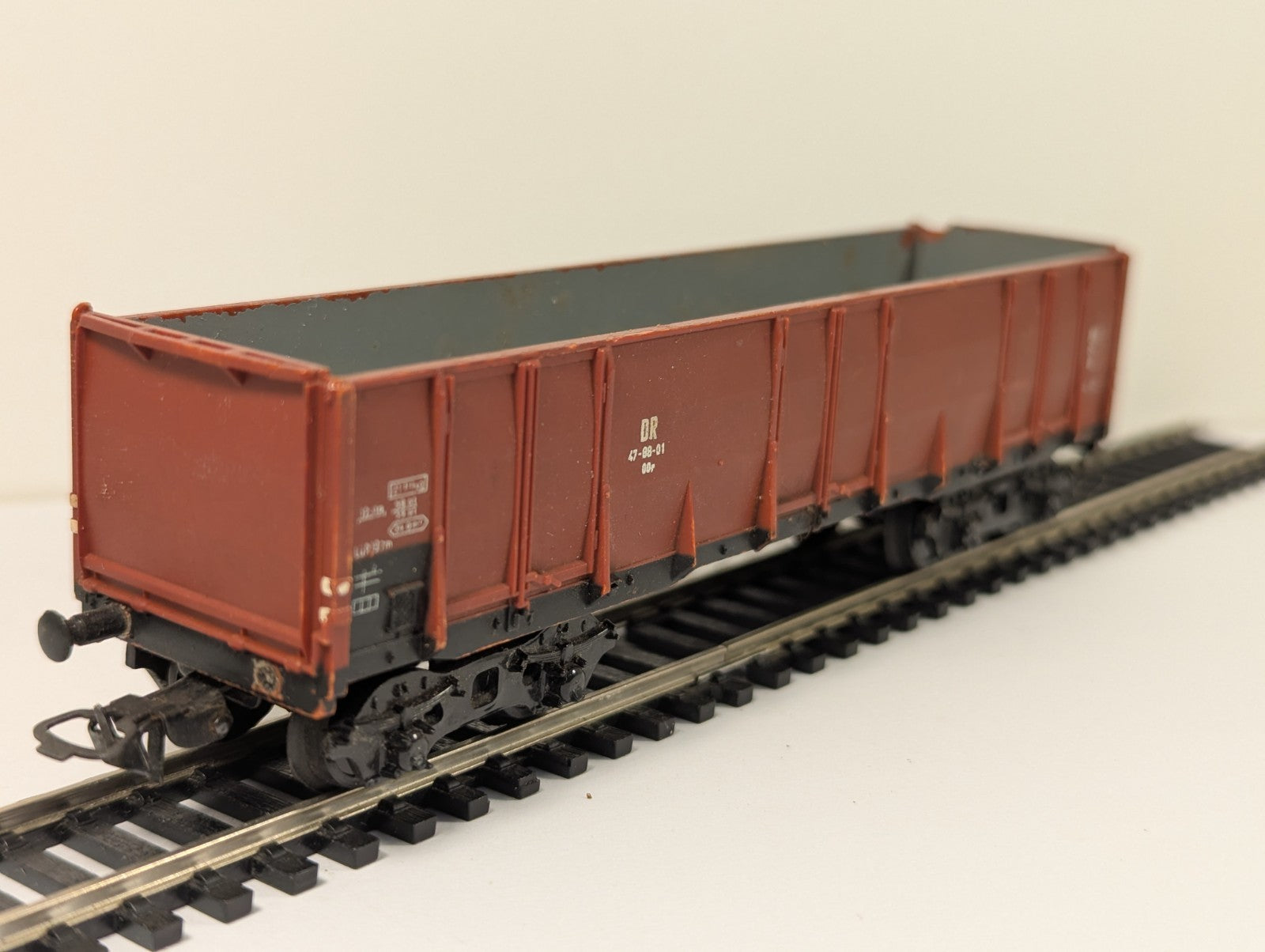 Piko OO Gauge DR Steel Mineral Gondola Bogie Wagon - missing back buffer