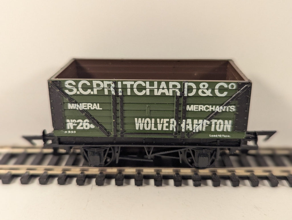 Graham Farish 12112 OO Gauge 7 Plank Wagon – S.C. Pritchard & Co