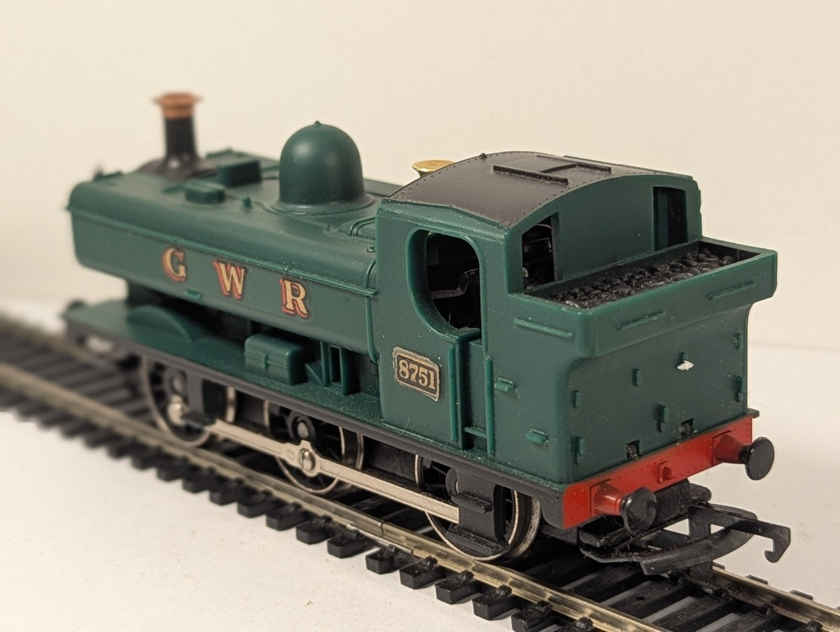 Hornby OO Gauge GWR 57XX Pannier Tank No. 8751 Green – Poor Runner