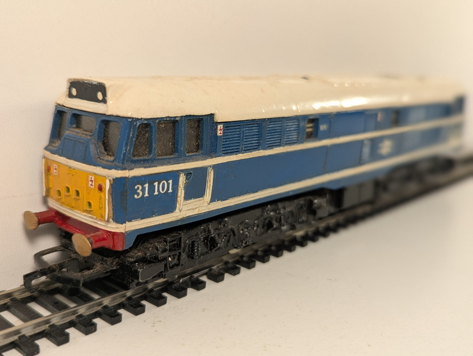 Tri-ang R357 OO Gauge Class 31 BR Blue Poor Runner