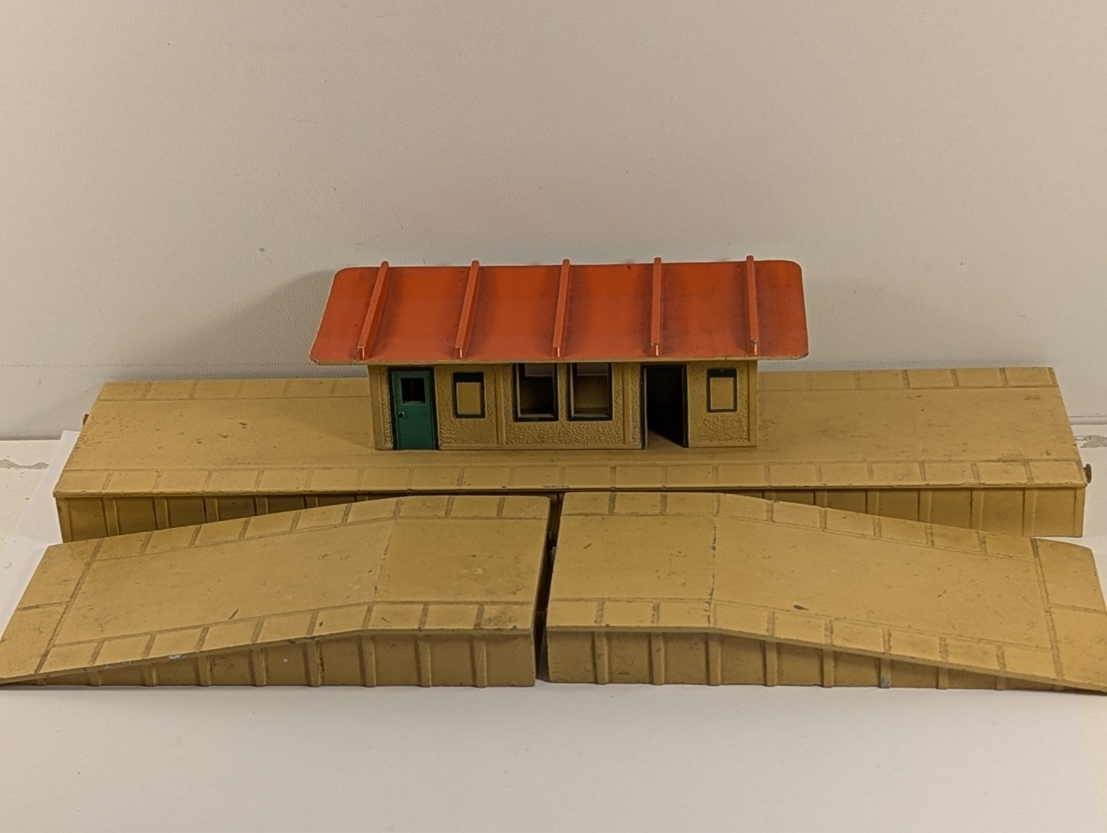 Hornby Dublo D1 Island Platform OO Gauge