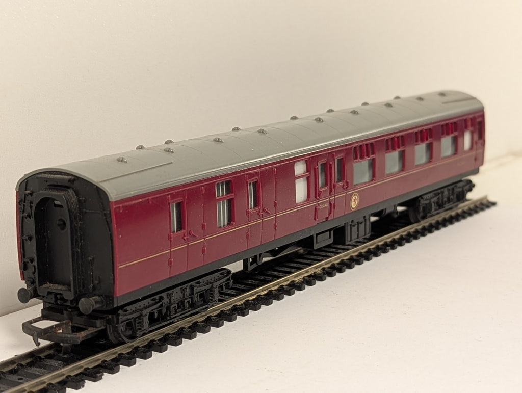 Tri-ang OO Gauge BR Mk1 Brake Coach Maroon